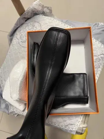 블랙 가죽 숏부츠 23.5cm