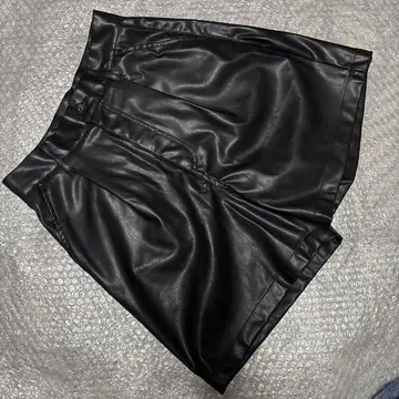 블랙 가죽 숏팬츠 L