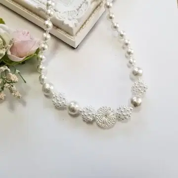 클래식 체코 유리 버튼과 엮은 진주 목걸이 | 성숙한 고급 액세서리