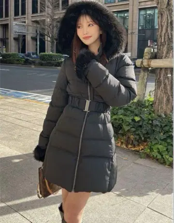 RESEXXY 후드 부착 다운 코트 블랙