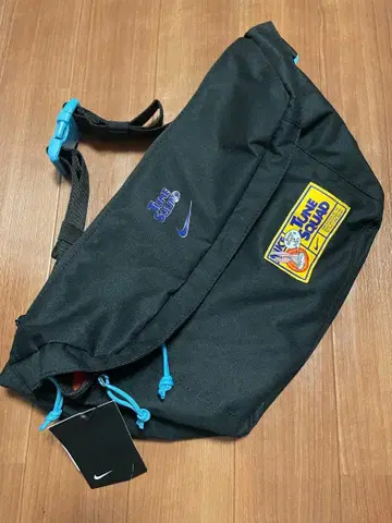 나이키 스페이스 잼 레브론 바디 백