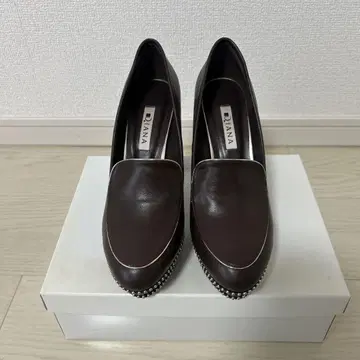 DIANA 다크 브라운 스터드 장식 펌프스 24.5cm