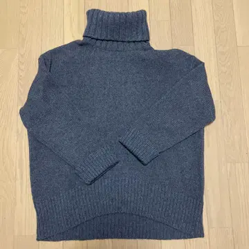갤러리 비 우울 니트