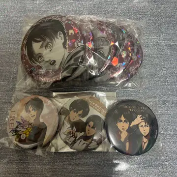 진격의 거인 엘렌 캔 배지 세트