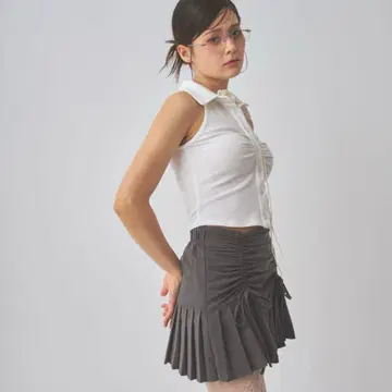 [ 새상품급 ] 페리큐어 front gather pleats SK 그레이