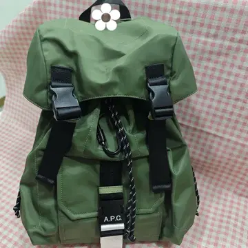 A.P.C. 올리브 그린 컬러 심플 실용적인 백팩