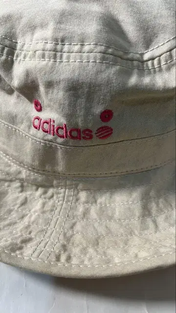 adidas 버킷햇 베이지 미사용품
