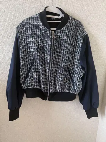 ZARA 트위드풍 봄버 자켓