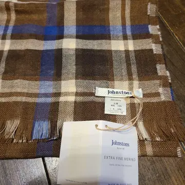 Johnstons 체크 무늬 스톨