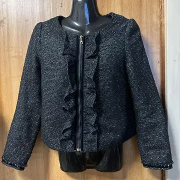 새상품급 프릴 장식 노카라 자켓 블랙 계열