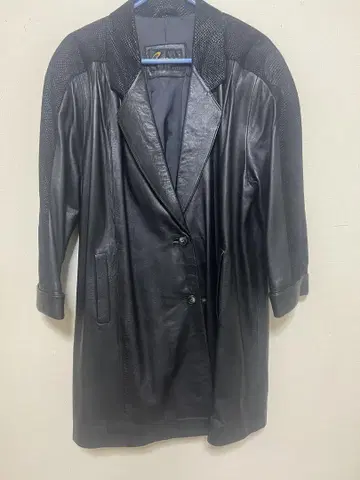 Roser 블랙 가죽 자켓