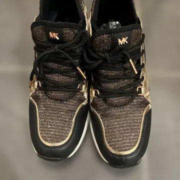 MICHAEL KORS 블랙/골드 스니커즈
