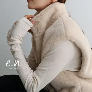 새상품급 evernavy 에버네이비 숏 퍼 베스트
