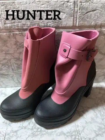 HUNTER 힐이 달린 장화 핑크/블랙
