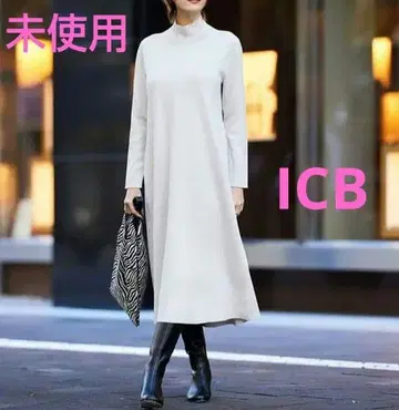 미사용 울 블렌드 스무스 하이넥 원피스 ICB