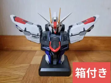 프리덤 건담 흉상 피규어 A상 박스 포함