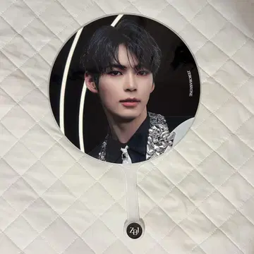 ZB1 ZEROBASEONE 한빈 부채 서울콘 발츠