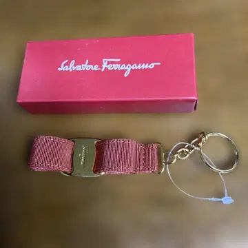 Salvatore Ferragamo 핑크 키링