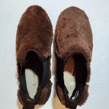 어나더 에디션 브라운 인조 모피 숏부츠