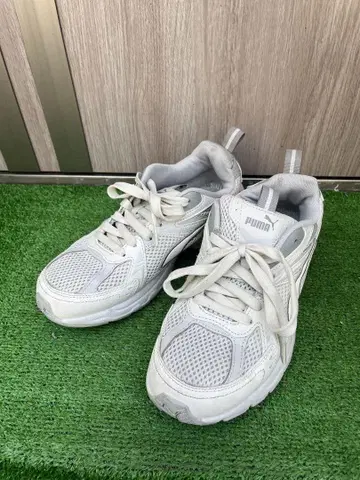 PUMA 화이트 메쉬 스니커즈 24cm 출퇴근 통학