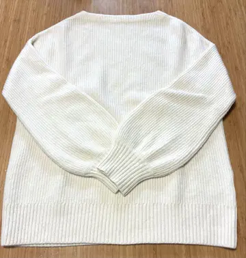 PLST 플라스테 캐시미어 혼방 니트 화이트 긴팔