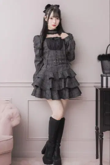 pium 초커 프릴 티어드 원피스 블랙 체크