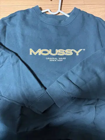 MOUSSY 다크 블루 맨투맨
