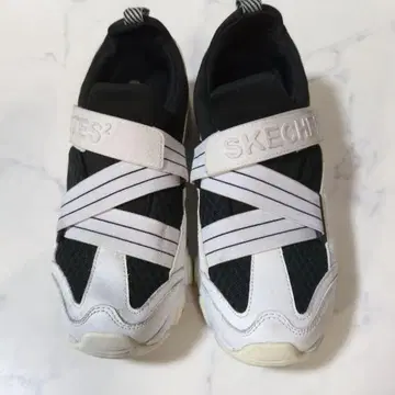 SKECHERS 스트랩 스니커즈 블랙/화이트 23.5cm