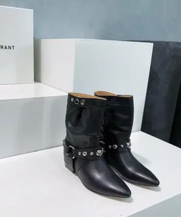 ISABEL MARANT 블랙 가죽 웨스턴 부츠 스터드 장식 38