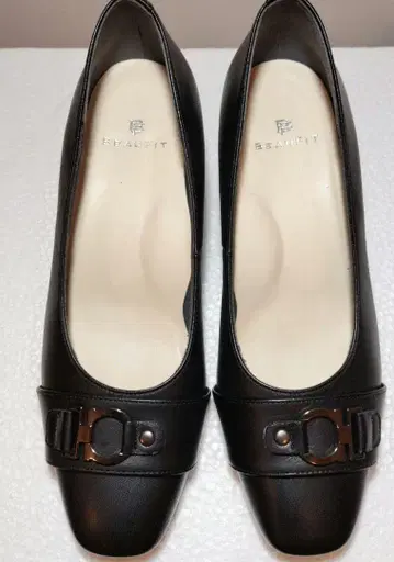 BEAUFIT 블랙 하이힐 펌프스 24cm