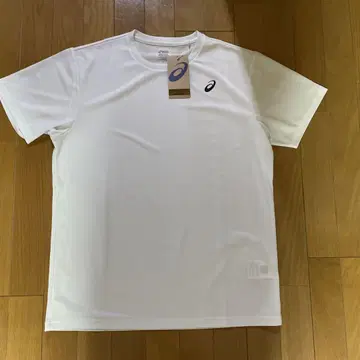 신모델 asics 화이트 T셔츠 L사이즈