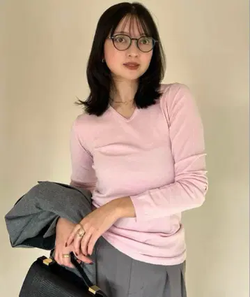 실크 블렌드 V넥 니트탑