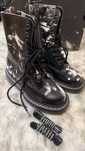 [ 미사용 새상품 ] 닥터마틴 1490 NIN 나인 인치 네일즈 UK3