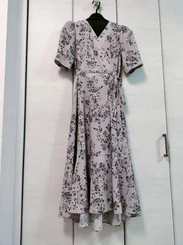 아푸와이저 리셰 핑크 페이지 꽃무늬 카슈쿨 원피스