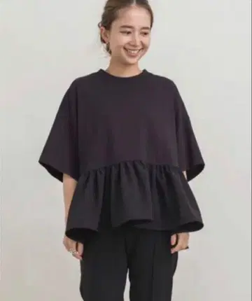 yori 밑단 프릴 와이드 Tee