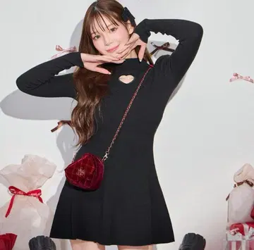 미셸 마카롱 하트컷 플레어 원피스