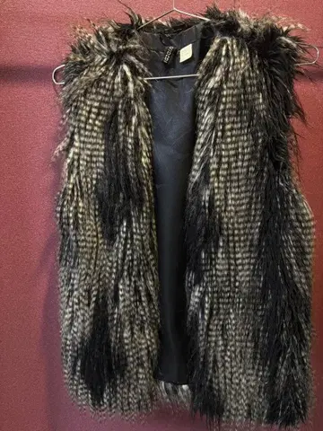 H&M 퍼 베스트 인조 모피