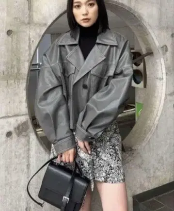 MURUA 그레이 크롭 자켓
