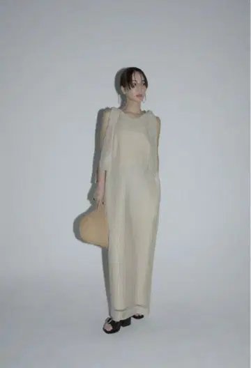 louren 백 크로스 레이스 드레스