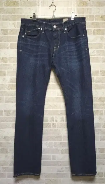 야누크 MICHEL 32인치
