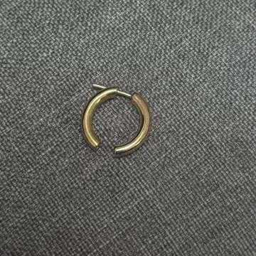 MARIA BLACK 마리아 블랙 BROKEN GOLD 한쪽 귀걸이