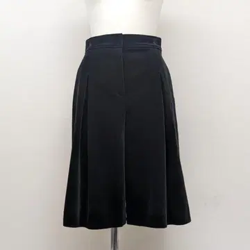 Rene 코듀로이 하프 팬츠 택 포함 미사용품입니다.