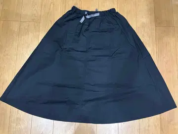 [새상품급] 니코앤드 플라보아 콜라보 화이트 T셔츠 턱 개더 스커트