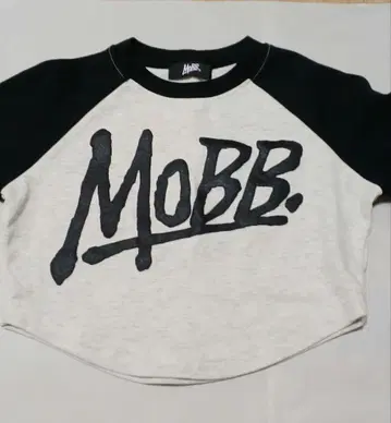 MOBB 크롭 상의