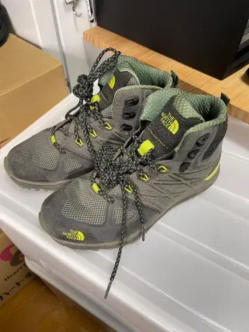 The North Face 하이컷 아웃도어 신발