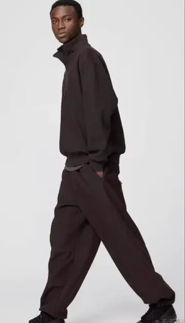 UNIQLO U 브러쉬드 맨투맨 와이드 팬츠 다크 브라운 XL