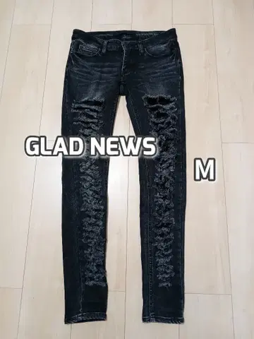 새상품급 GLAD NEWS 데미지 스키니 데님 스트레치 블랙 M