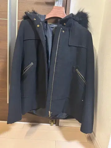 블랙 후드 부착 자켓