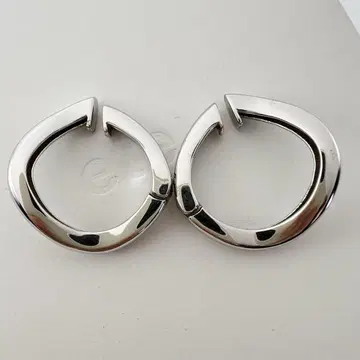 에테 ete 허그 귀찌