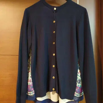 뮤베일 네이비 플라워 프린트 가디건